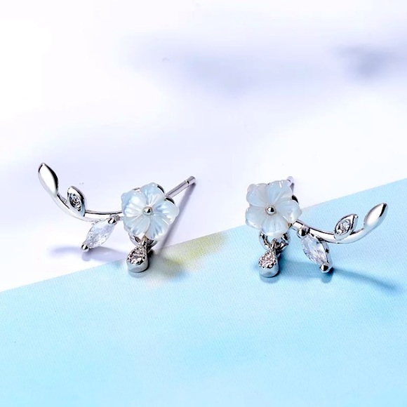 Jewelry - Sterling Silver 925 Flower Delicate Stud Earrings